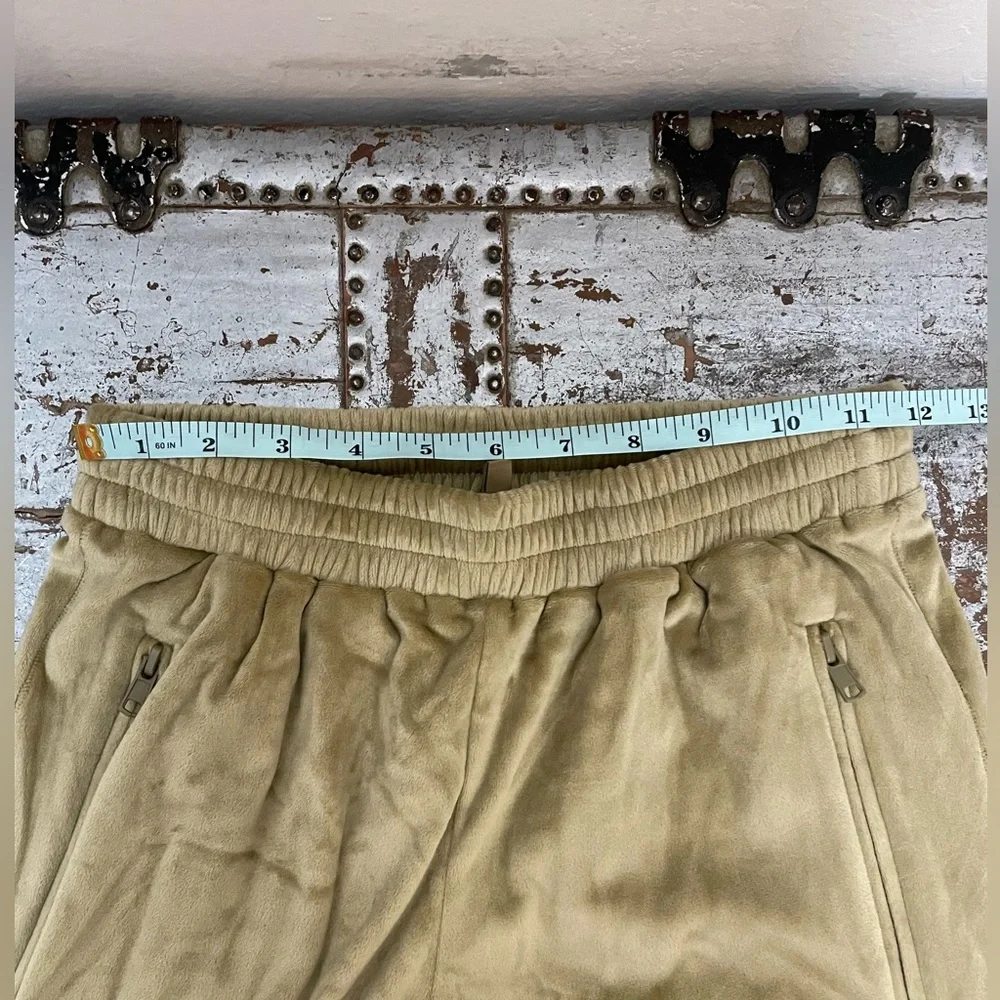 Skims Velour Joggers Gold - Picture 10 of 14